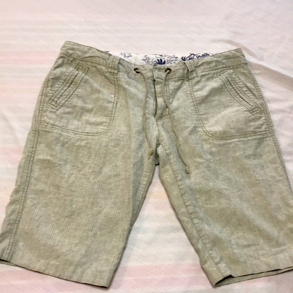 American Eagle Bermuda shorts size 12